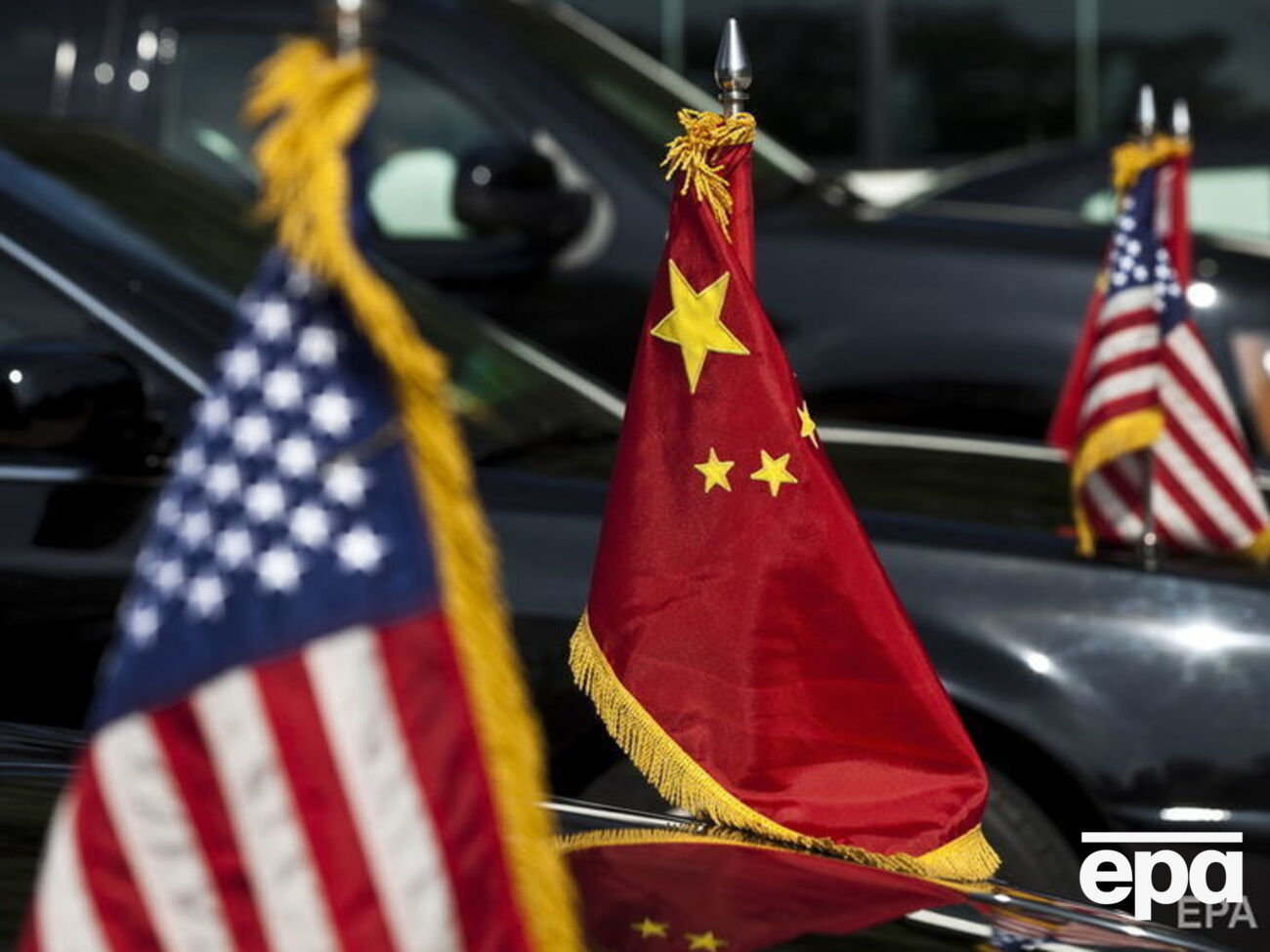 Нові мита введено на тлі американсько-китайських торговельних переговорів, які тривають