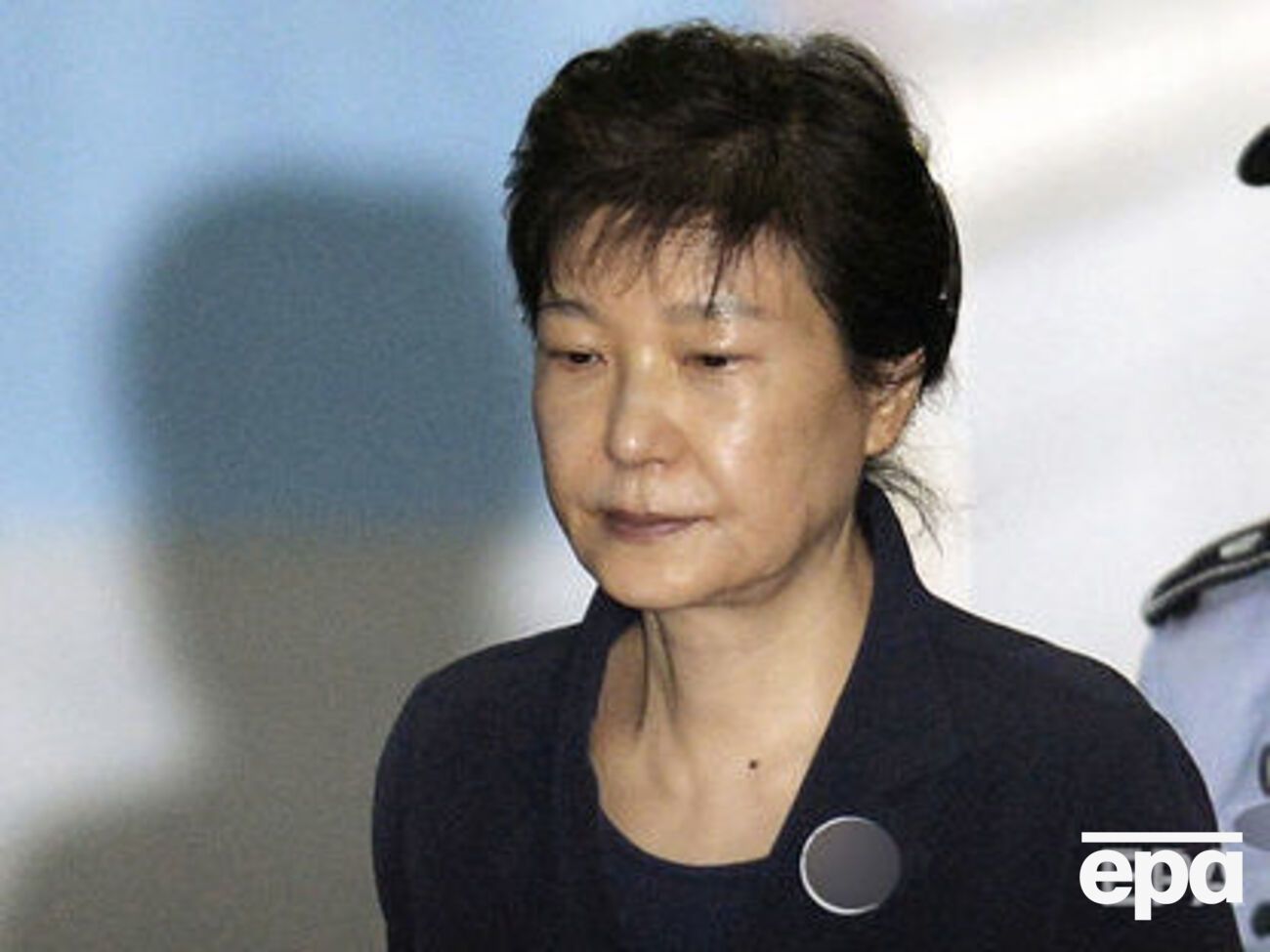 В декабре 2016 года парламент страны объявил об импичменте Пак Кын Хе