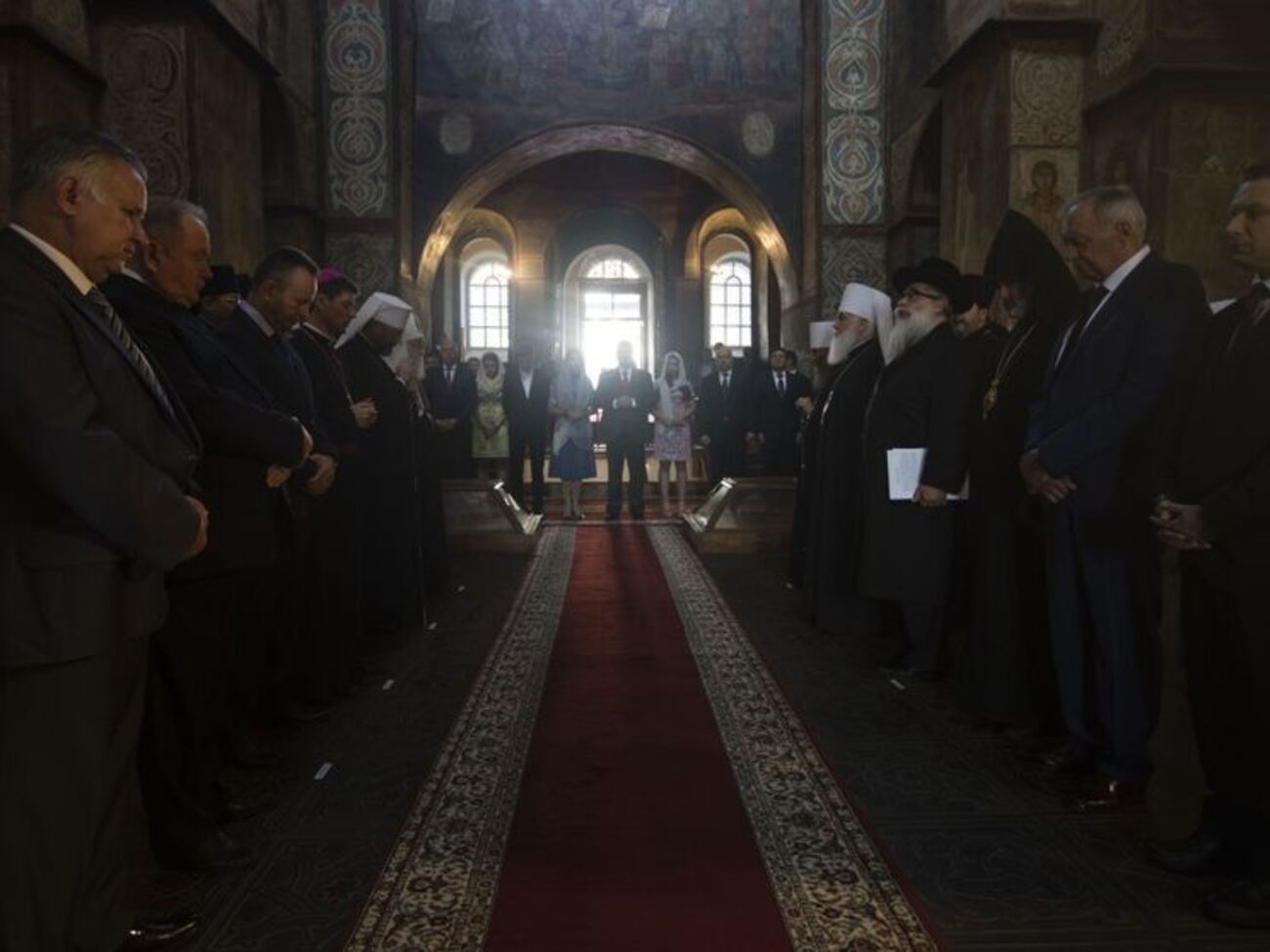 Порошенко: Ми маємо твердий намір розрубати останній вузол, яким Російська імперія відчайдушно намагається прив'язати нас до себе