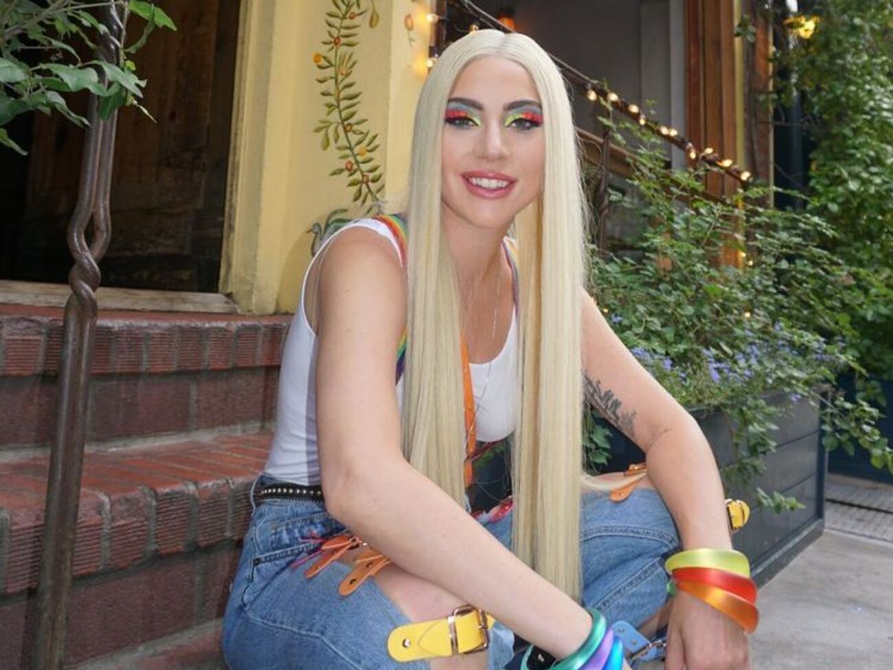 Леди Гага позировала для психоделического фотосета