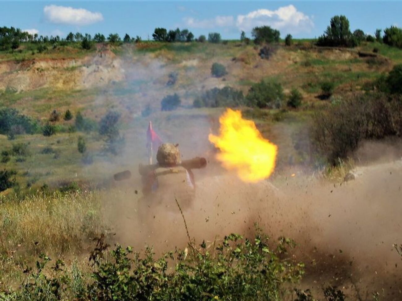 Объединенные силы в нескольких случаях открывали огонь с целью заставить противника прекратить обстрелы