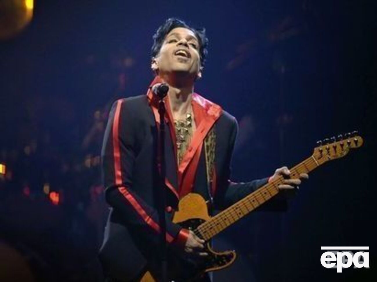 Принс умер в апреле 2016 года