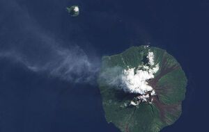 На Манане проживает около 9 тысяч человек