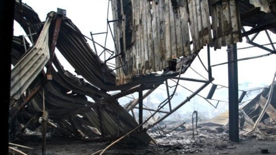 В Мукачево сгорел склад "Новой почты". Фоторепортаж