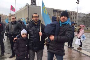 Девлетшаева (на фото справа) удерживали примерно с 7.00 25 августа