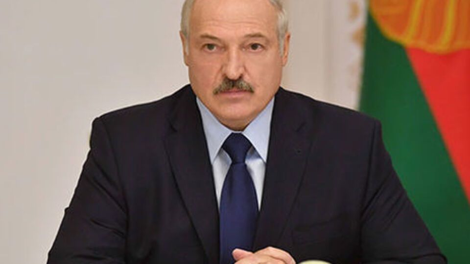 Лукашенко: Над нами, наверное, еще и довлеет то советское прошлое, когда мы жили вместе, когда мы просто друг другу могли в глаза говорить то, что думаем