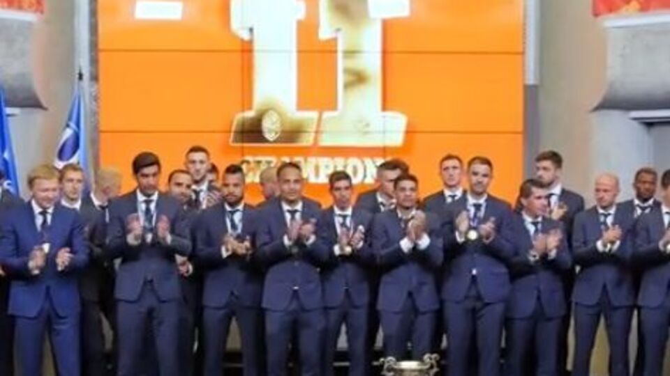 Футболісти донецького "Шахтаря" привітали донеччан