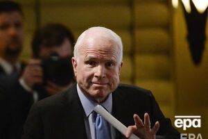 Сьогодні стало відомо про смерть Маккейна