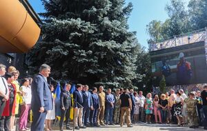 Порошенко підкреслив, що на заводі створюють нові робочі місця