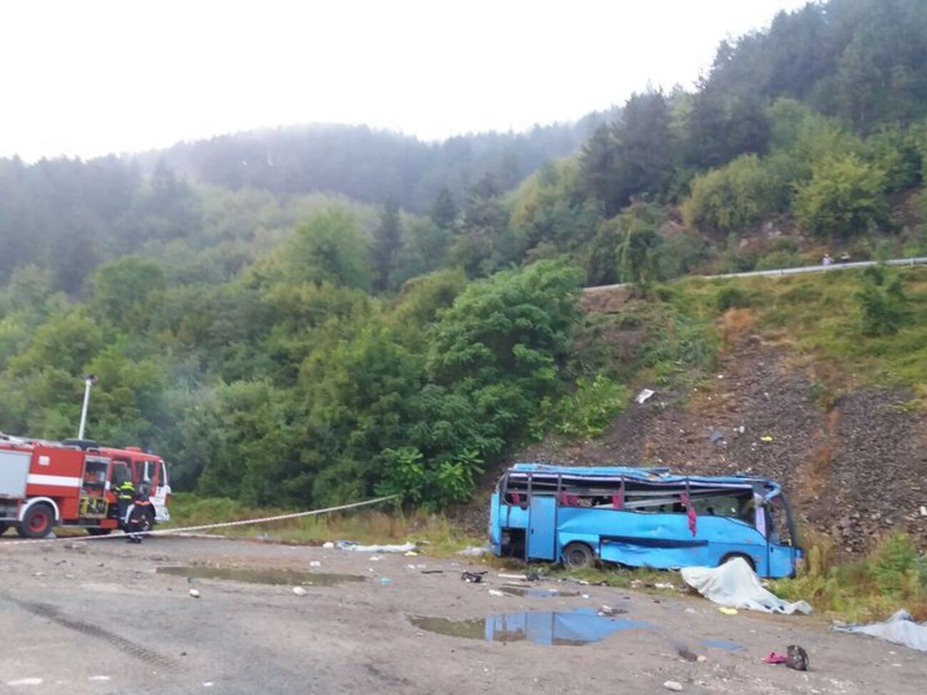 Всего в автобусе в момент аварии находились 33 пассажира и водитель