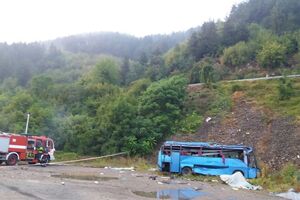 Всего в автобусе в момент аварии находились 33 пассажира и водитель