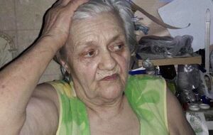 Когда женщине стало легче, она отправилась домой и обнаружила, что в квартире установлена новая дверь и ключ к замку не подходит