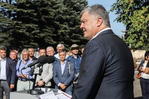 Порошенко: Маккейн всю свою жизнь после этого посвящал тому, чтобы защитить Украину и украинцев