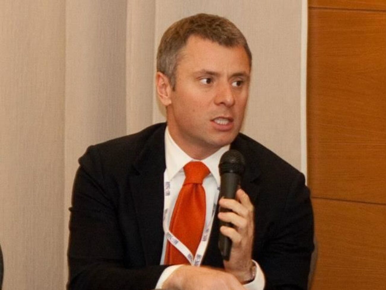 Витренко подчеркнул, что у них с матерью "очень разные взгляды"