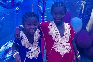 Стелле и Эстер исполнилось шесть лет