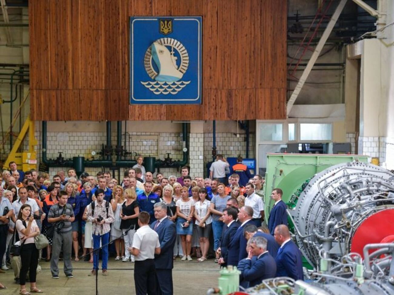 Порошенко: Мы никому не позволим пытаться уничтожить машиностроительный потенциал Украины
