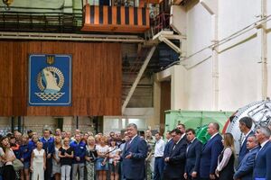 Порошенко: На той стороне российско-украинской границы было твердое убеждение: если 90% пакета заказов составлял "Газпром", то "Зоря" будет уничтожена