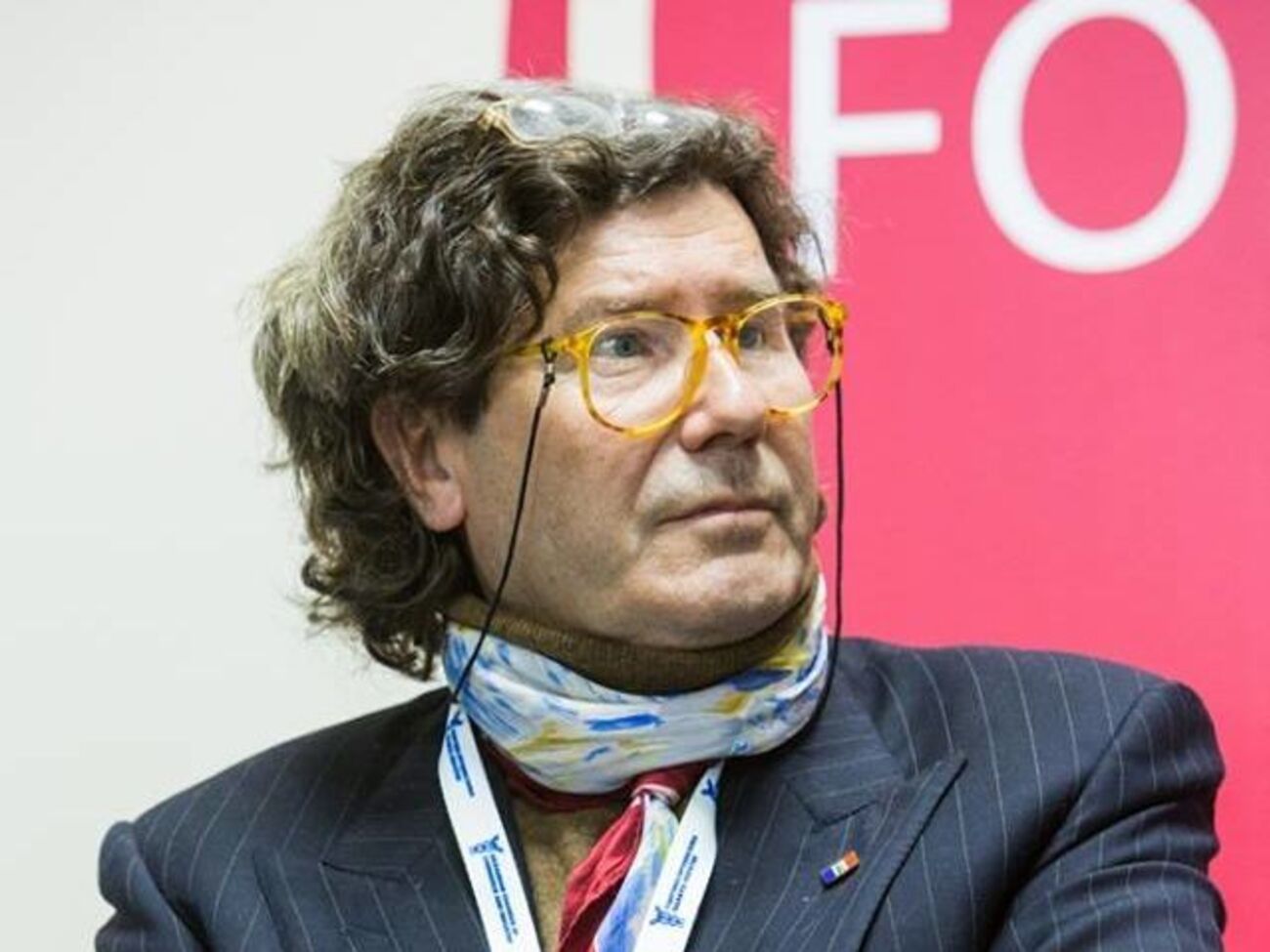 Жителі Шабо пишуть, що Лакарен придбав 130 га виноградників, але суд визнав угоду недійсною
