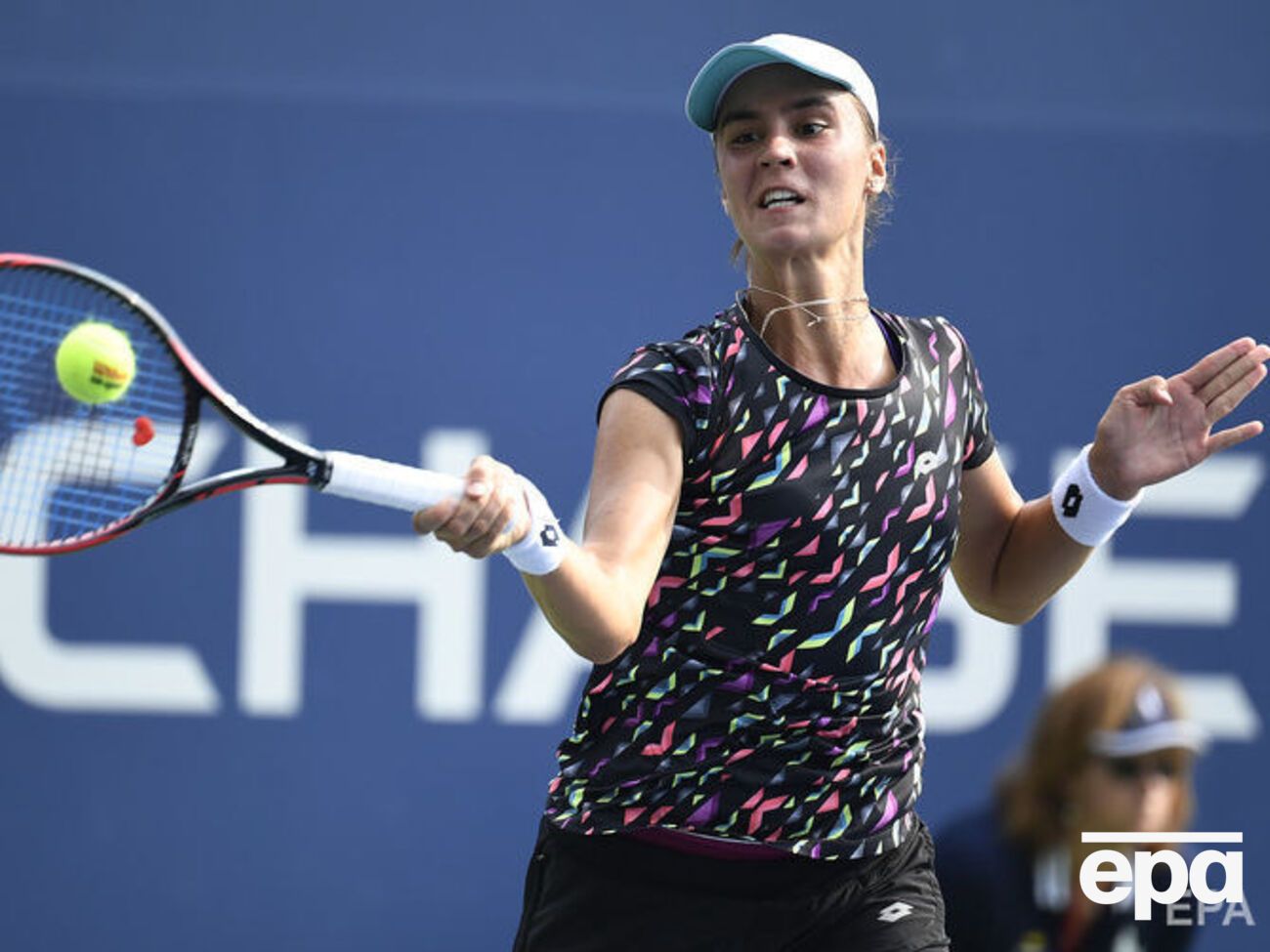 Калинина прошла в следующий круг турнира после отказа соперницы продолжать борьбу