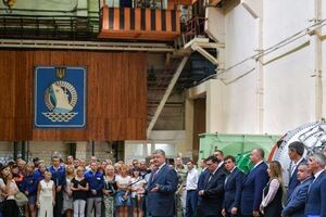 Порошенко посетил завод в Николаеве 27 августа