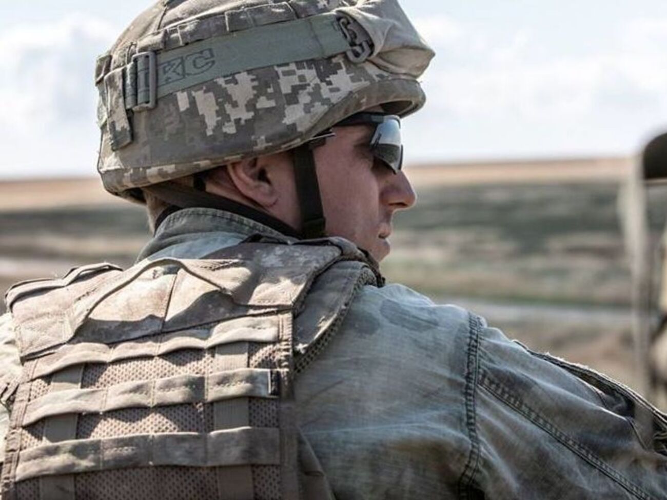 Военнослужащего нашли повешенным