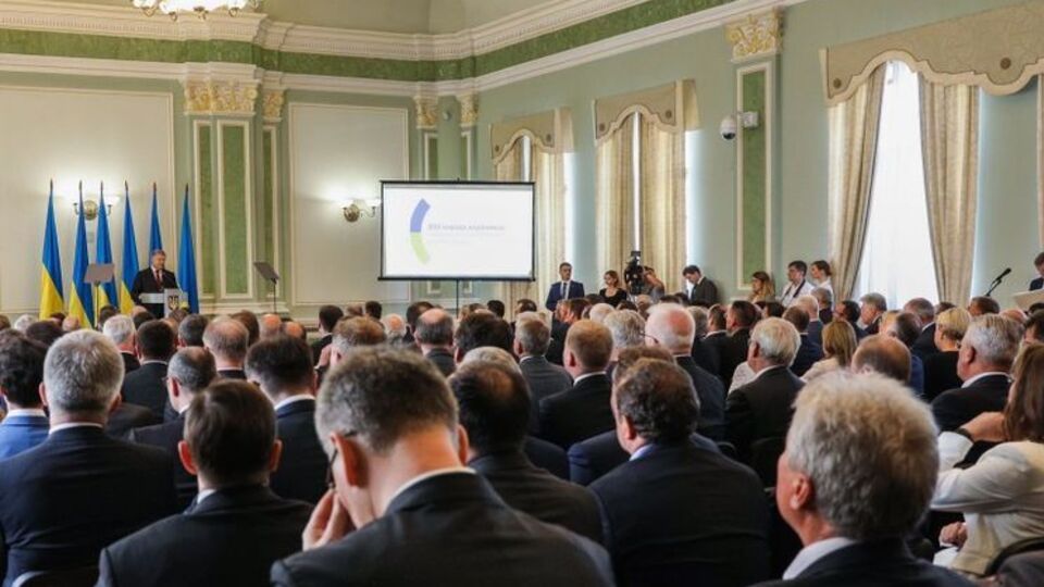 Порошенко – дипломатам: За міжнародну підтримку і солідарність потрібно боротися у кожній країні