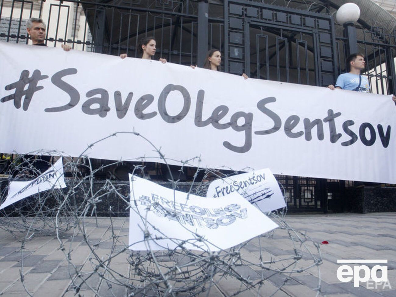 Сенцова хотят выдвинуть на Нобелевскую премию за его готовность к самопожертвованию в пользу других людей