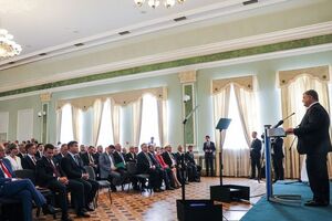 Порошенко встретился с дипломатами