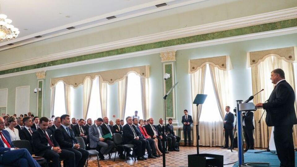 Порошенко встретился с дипломатами