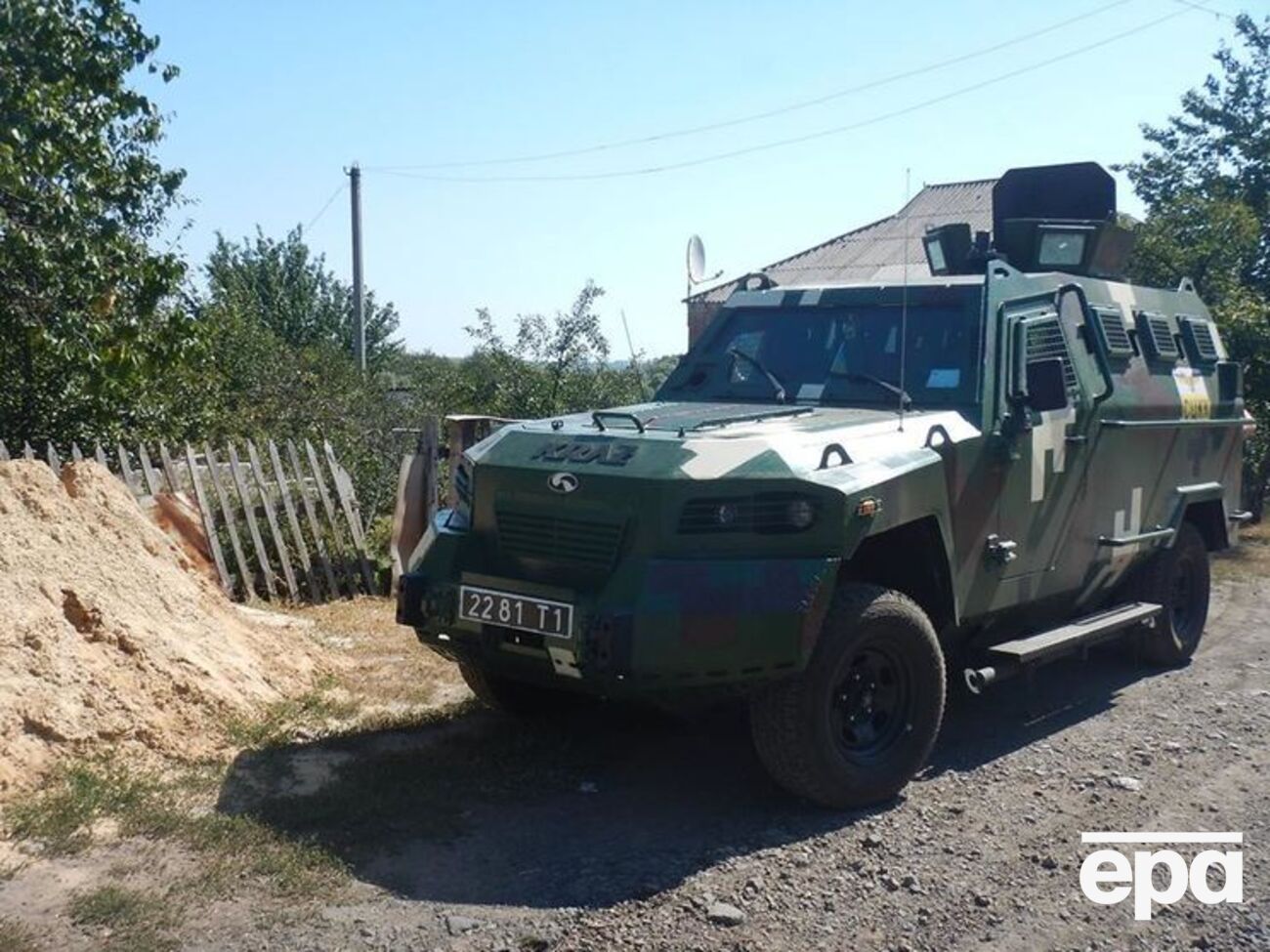 В результате обстрела из автоматического оружия боевиками на территории детского сада получила ранение женщина