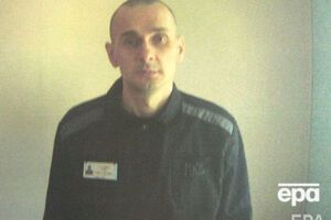 Сенцов читает в колонии античный словарь и Набокова