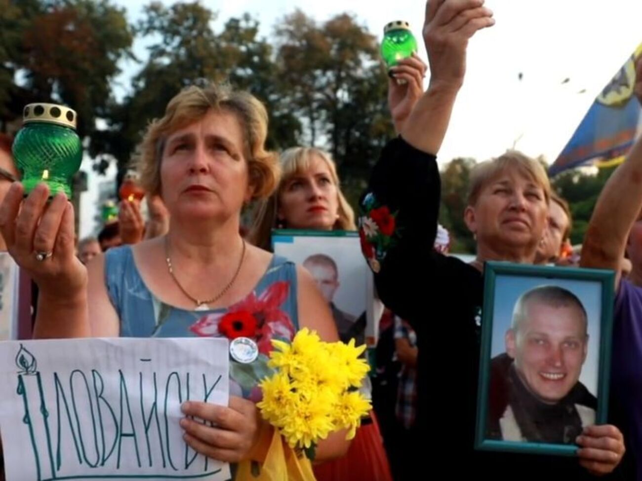 На заході зібралося кілька сотень людей