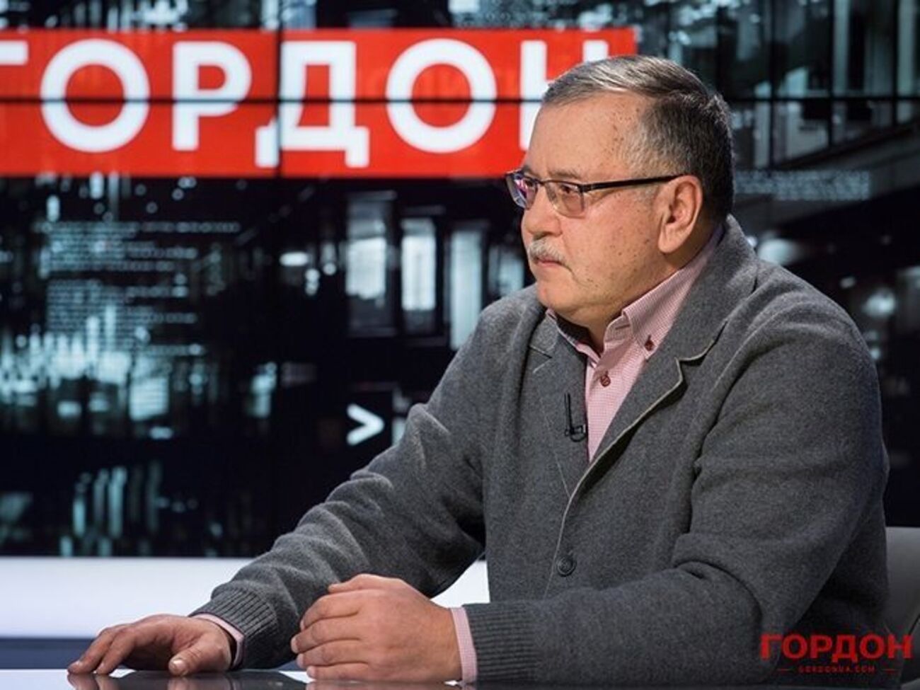 Гриценко: Порошенко думає, що контролює силовий блок держави, він дуже сильно помиляється