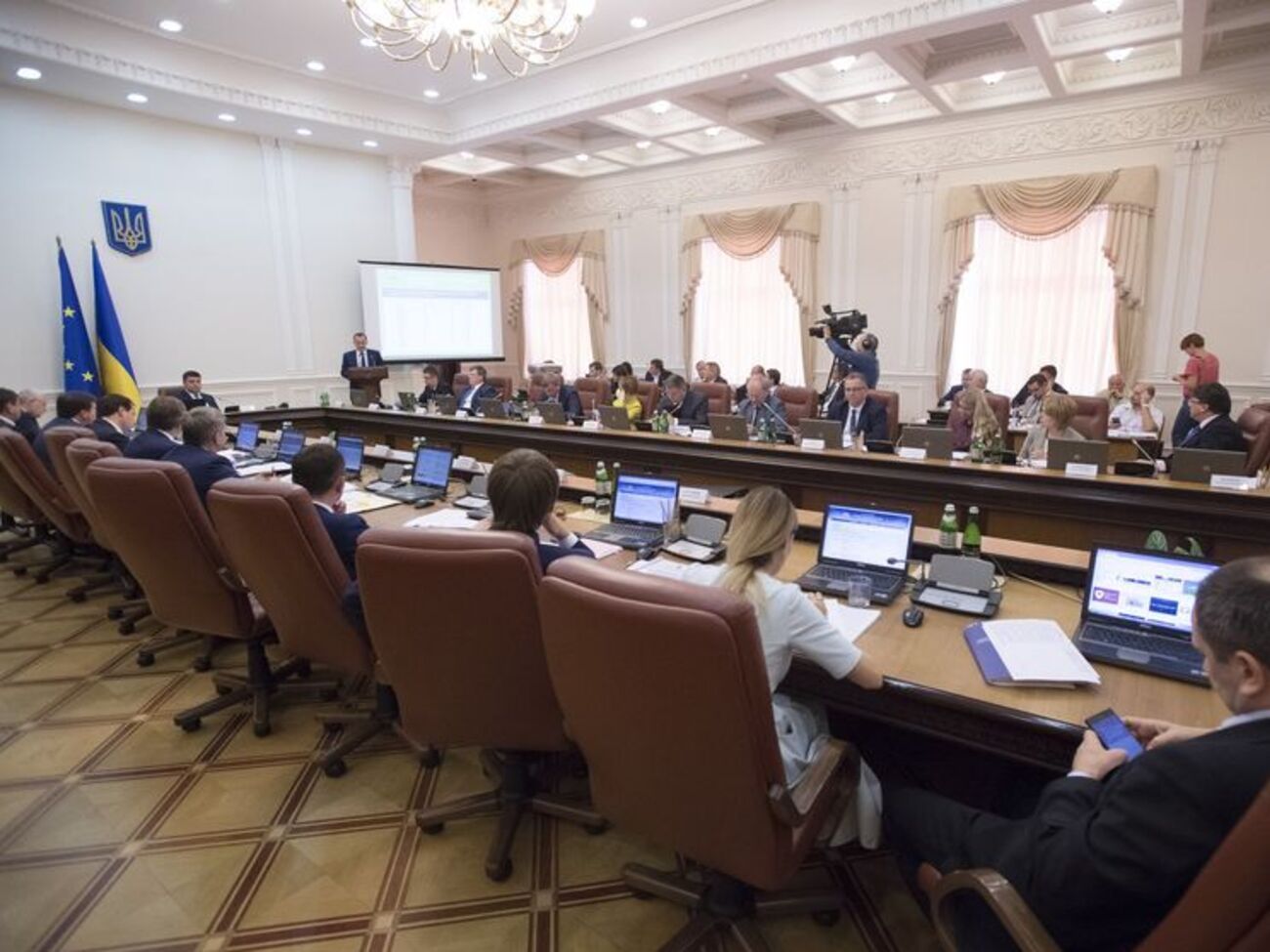 Кабмін заборонив ввозити із РФ цементні клінкери