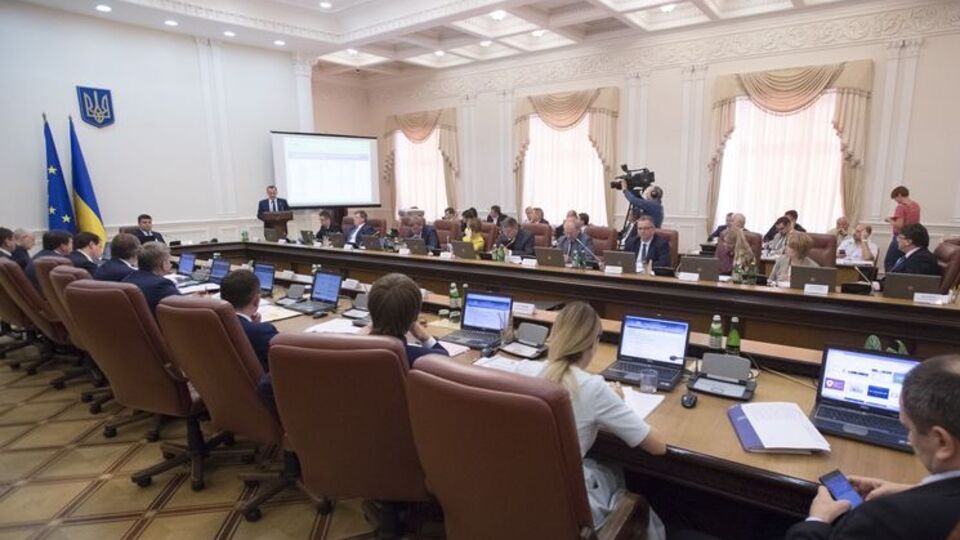 Кабмін заборонив ввозити із РФ цементні клінкери