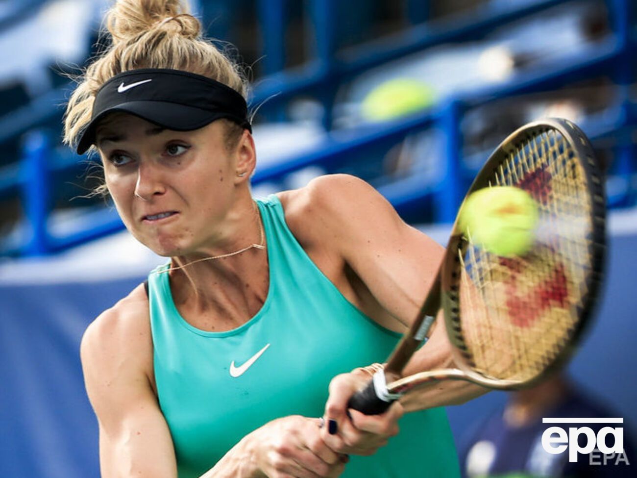 Свитолина выиграла в двух сетах