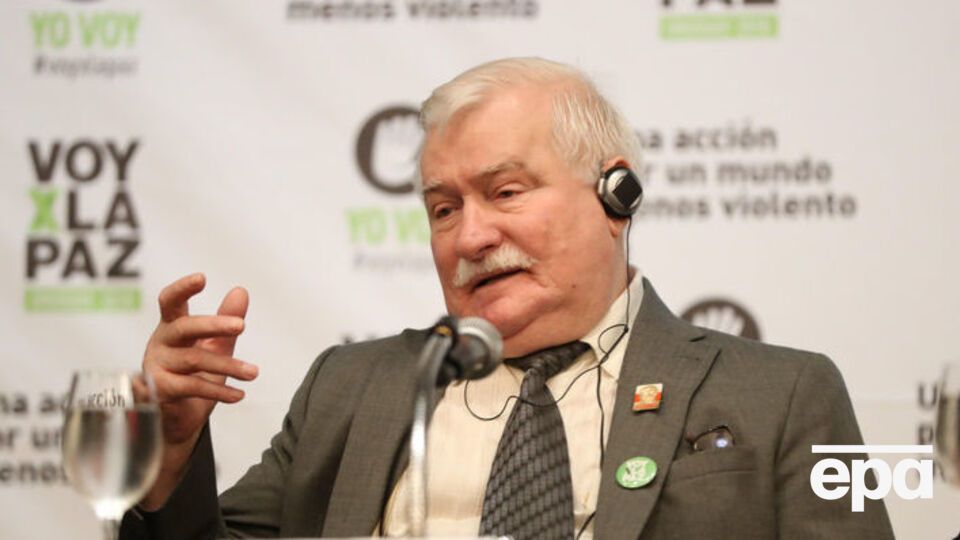 Валенса: Дехто дотепер вирішує проблеми брутальною силою