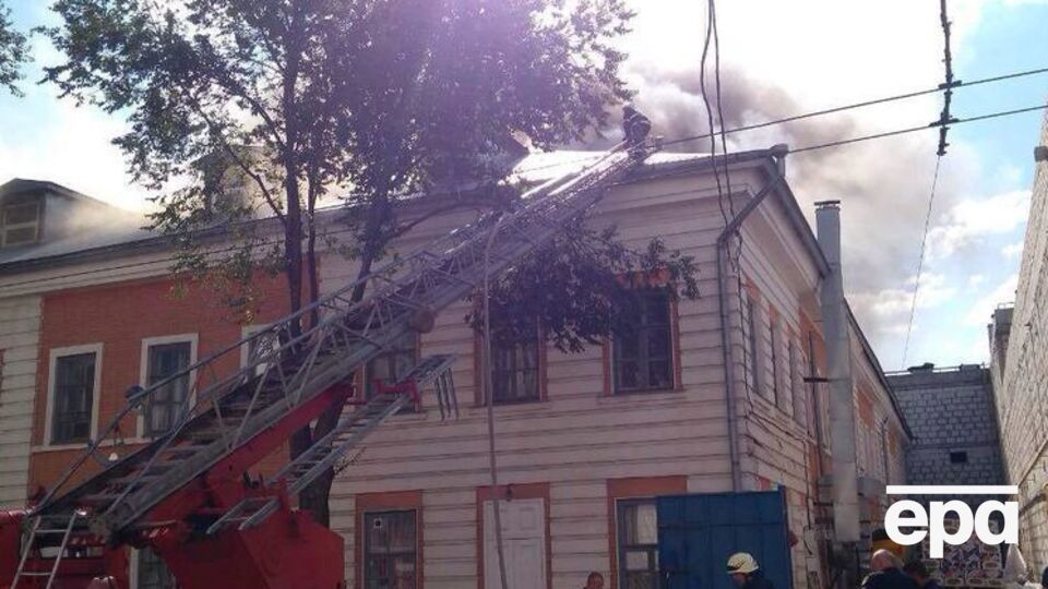 Пожежу на даху харківського вишу ліквідували