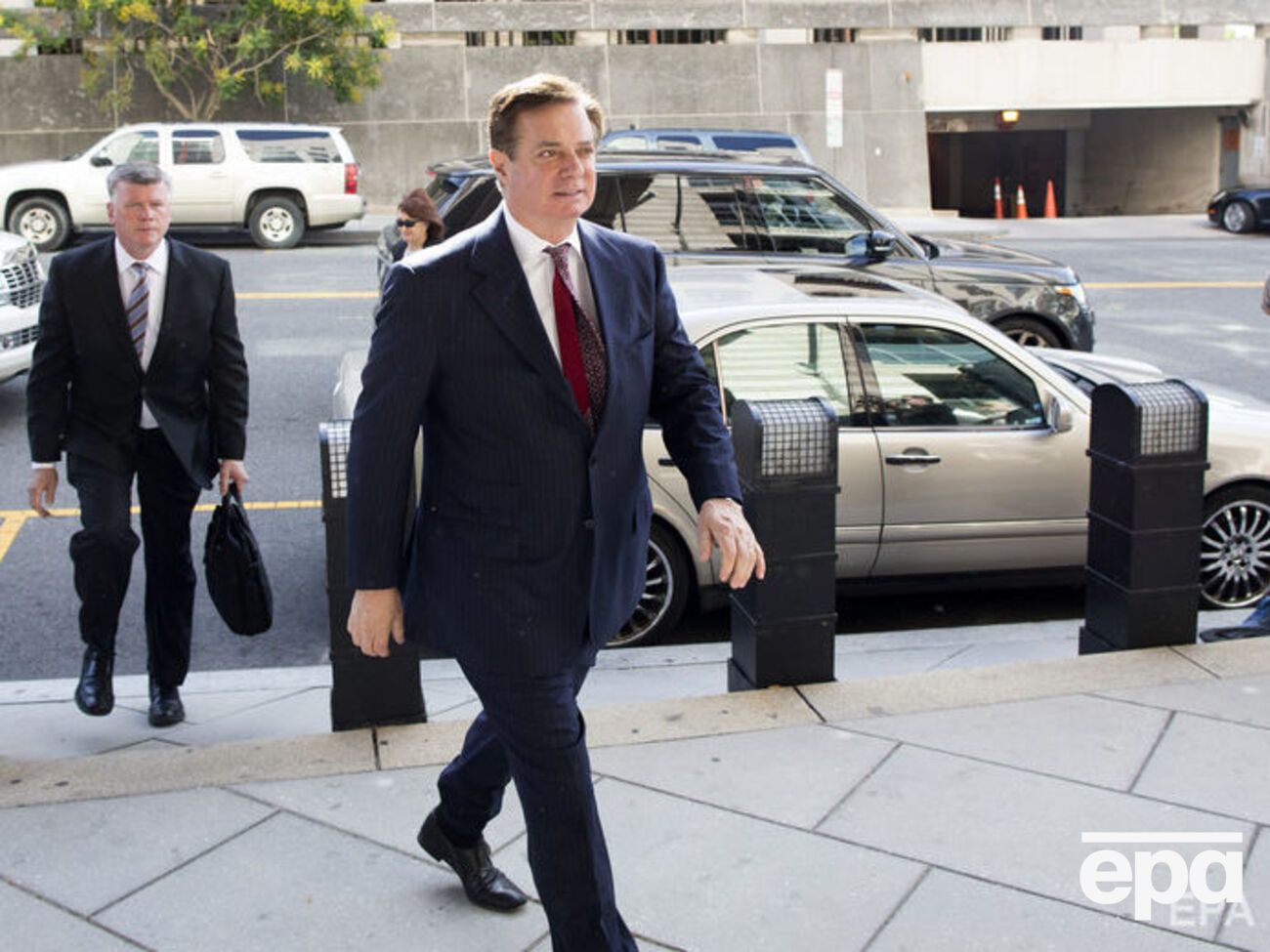 Cторона обвинения намерена доказать, что Манафорт не сообщил о значительной части своих поступлений