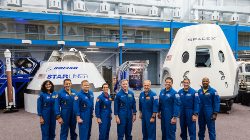 NASA повідомило про склад екіпажів, які тестуватимуть космічні кораблі