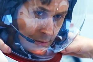 Лента посвящена астронавту Армстронгу