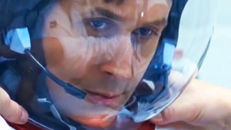 Стрічку присвячено астронавтові Армстронгу