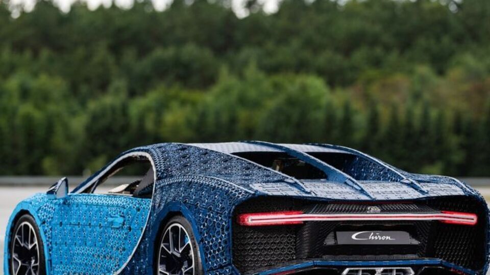 Bugatti із LEGO важить приблизно 1,5 тонни