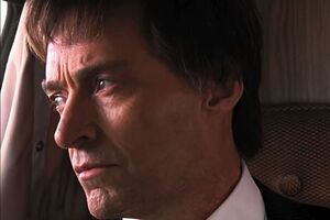 Кар'єра головного героя постраждала від зради дружині