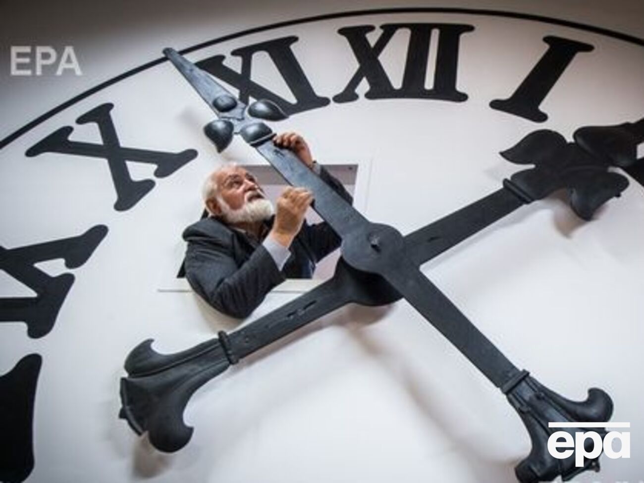 В Евросоюзе стрелки часов не переводит только Исландия