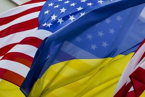 Порошенко назвал Маккейна большим другом Украины