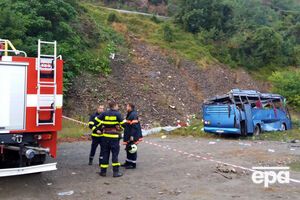 Автобус упал с 20-метровой высоты