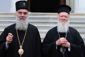 Сербский патриарх (слева) обратился ко вселенскому патриарху с письмом