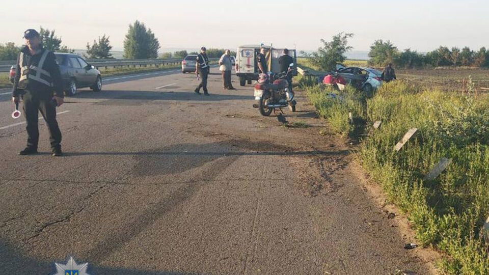 На место происшествия выехала следственно-оперативная группа Любашевского отделения полиции