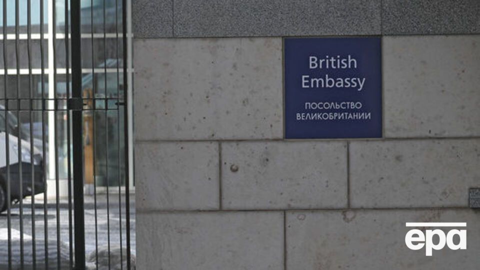 Російський посол звинуватив британський уряд у блокування видання віз російським дипломатам